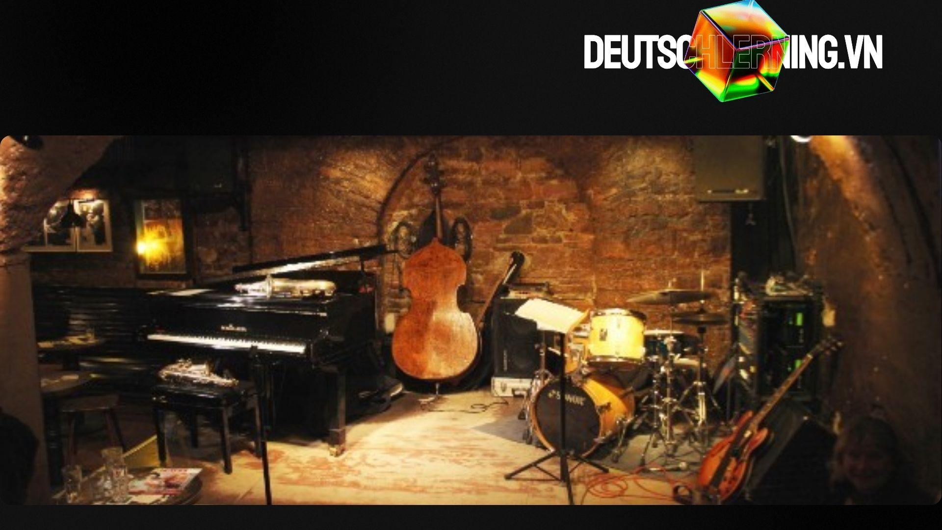 Buổi biểu diễn jazz thân mật tại câu lạc bộ ở Frankfurt.