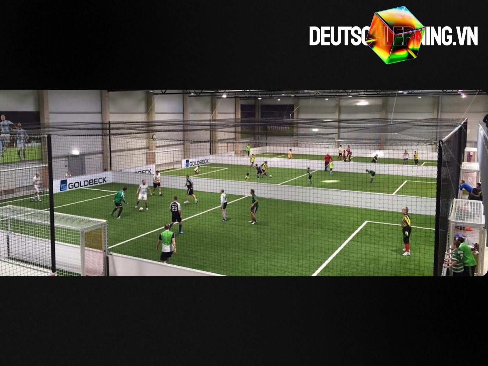 Sinh viên tập luyện tại phòng thể thao đại học Munich.